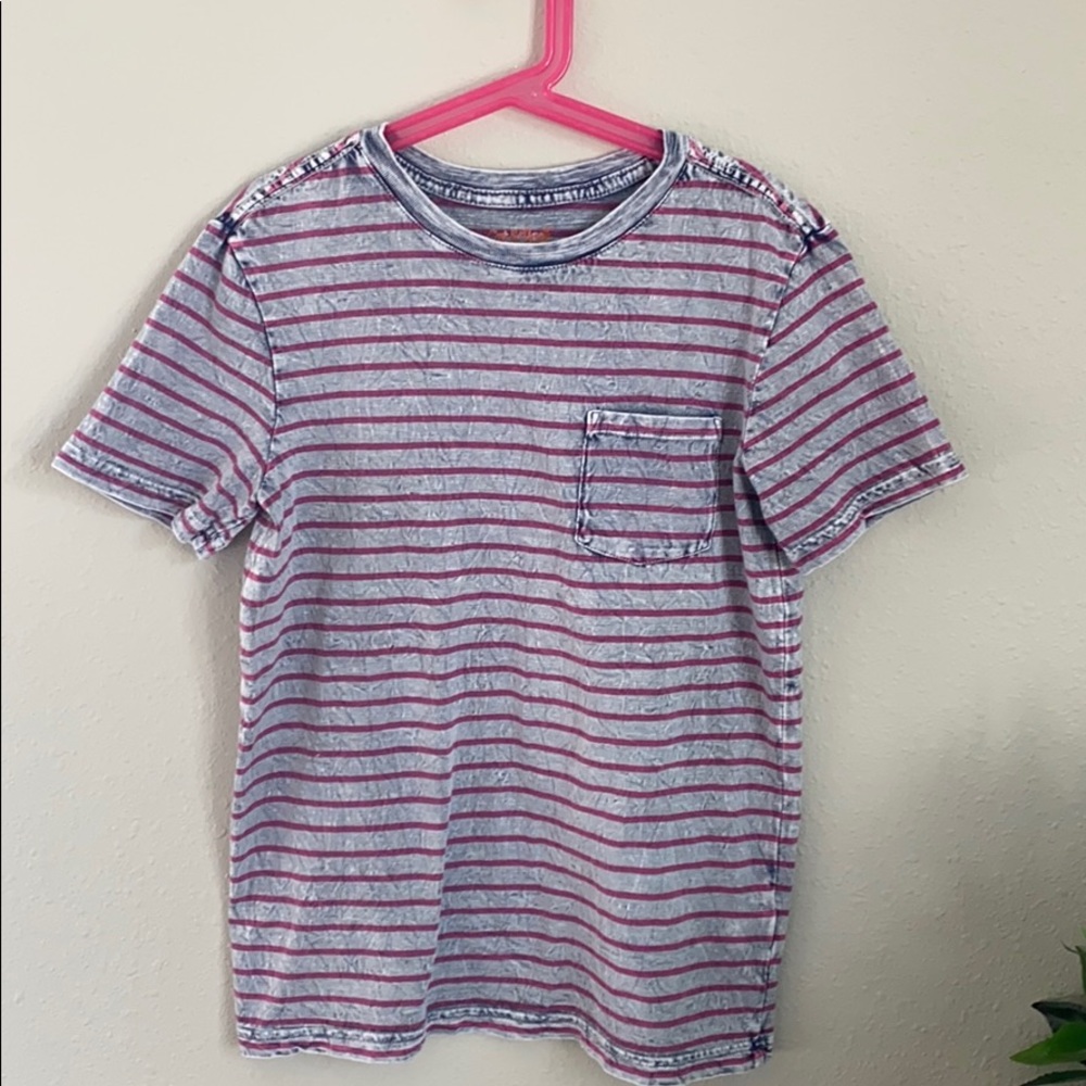 Boys *like New* stripe Tee.